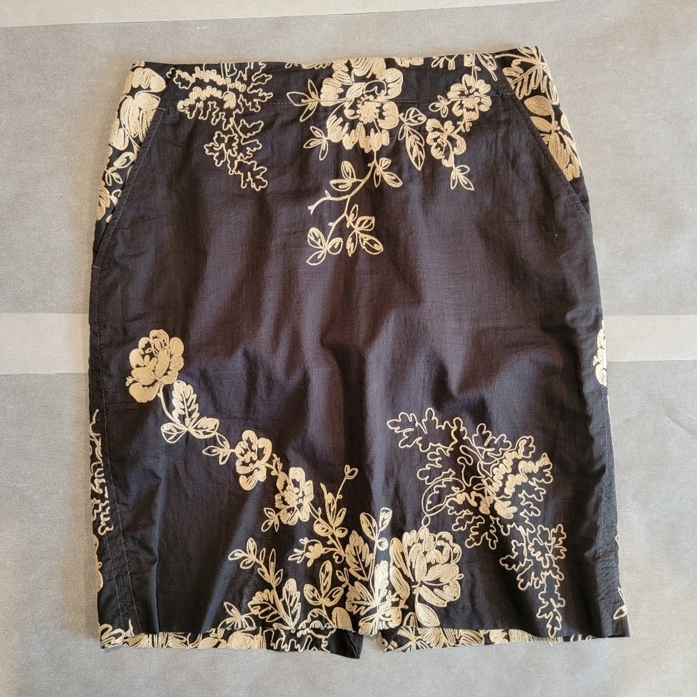 J.Crew Black with Cream Floral Print Pencil Skirt Women's Size 4P